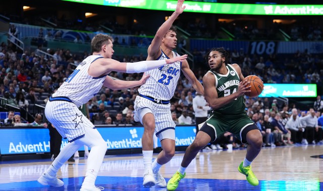 云开体育官网-小托马斯34+4贝恩31+5 雄鹿客场战胜魔术