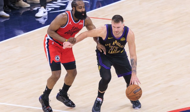 最多领先26分险被翻！哈登：比赛是要打四节的 知道他们会反扑