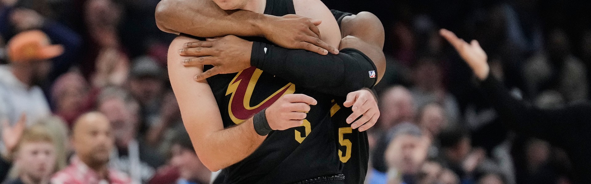 云开体育-米切尔30分梅里尔新高32分 哈登13+11骑士大胜奇才