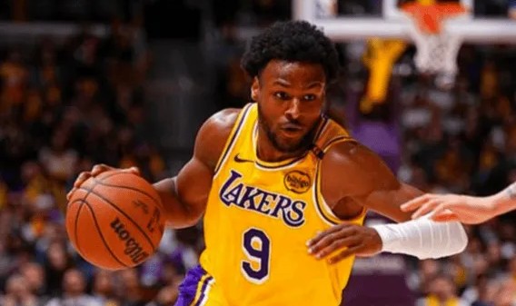 布朗尼今日出战19分钟得到11分，个人赛季第4次得分上双